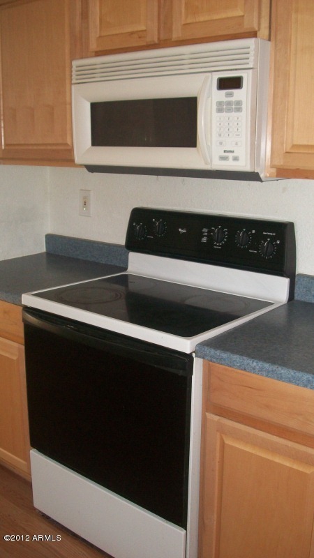 3442 West Meander Road New River, AZ 85087 - Photo 14 of 29 Range and Microwave