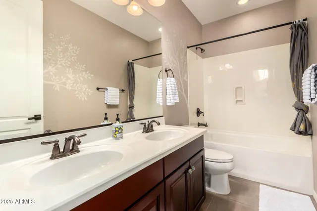 $617,500 | 3843 East Gideon Way, Gilbert, AZ 85296