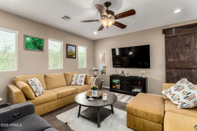 $617,500 | 3843 East Gideon Way, Gilbert, AZ 85296