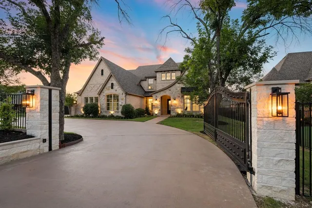 $3,500,000 | 320 West Highland Street, Southlake, TX 76092