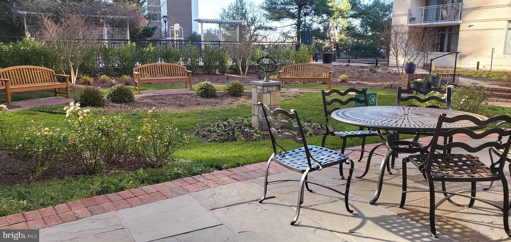 11710 Old Georgetown Road, Unit 1421 North Bethesda, MD 20852 - Photo 17 of 17 Out door sitting area