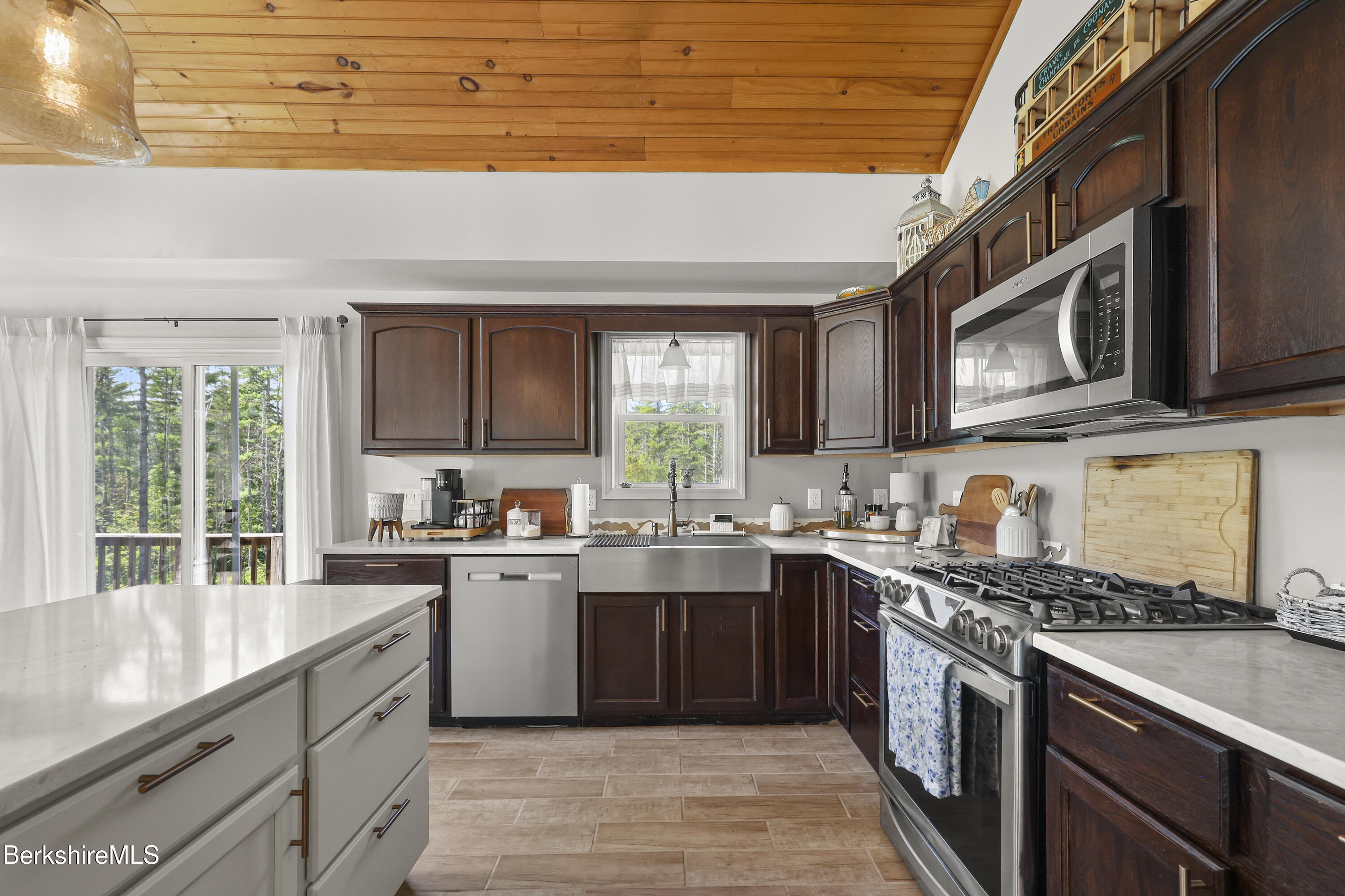 159 Cascade Street Pittsfield, MA 01201 - Photo 10 of 26 50 Kitchen