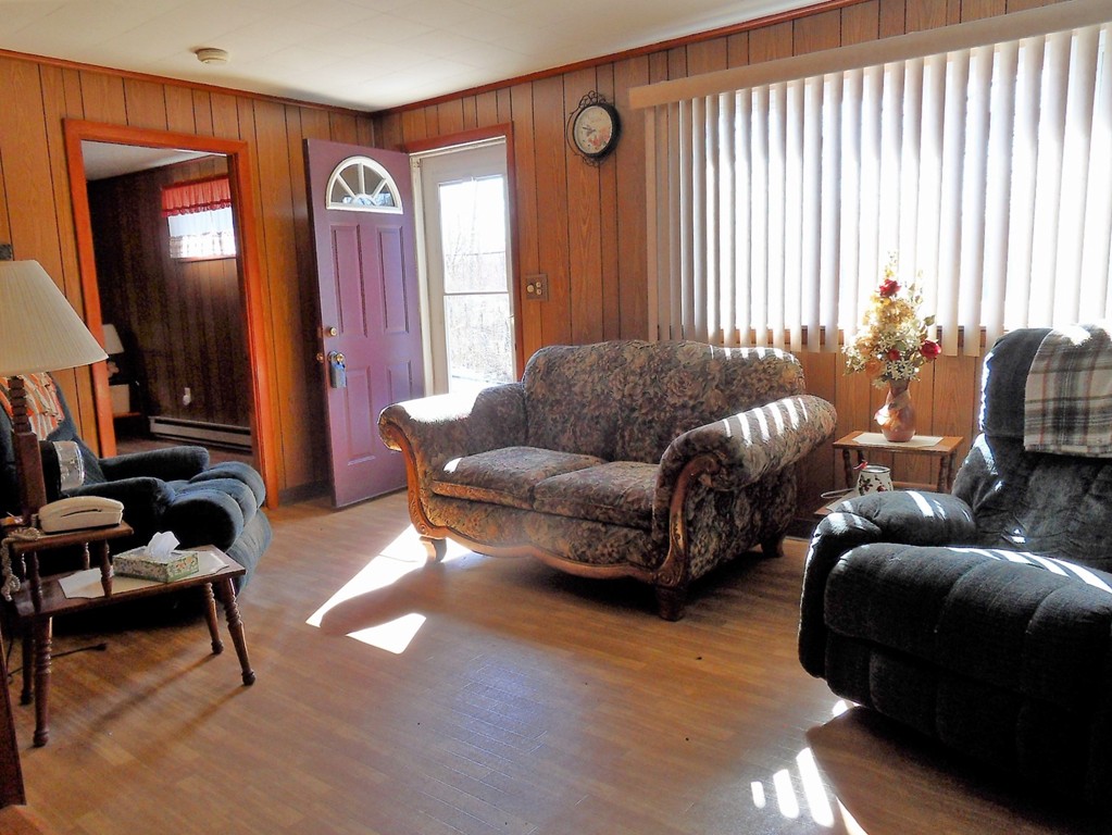 27 Richie Road Douglas, MA 01516 - Photo 3 of 19 Gallery Image 3