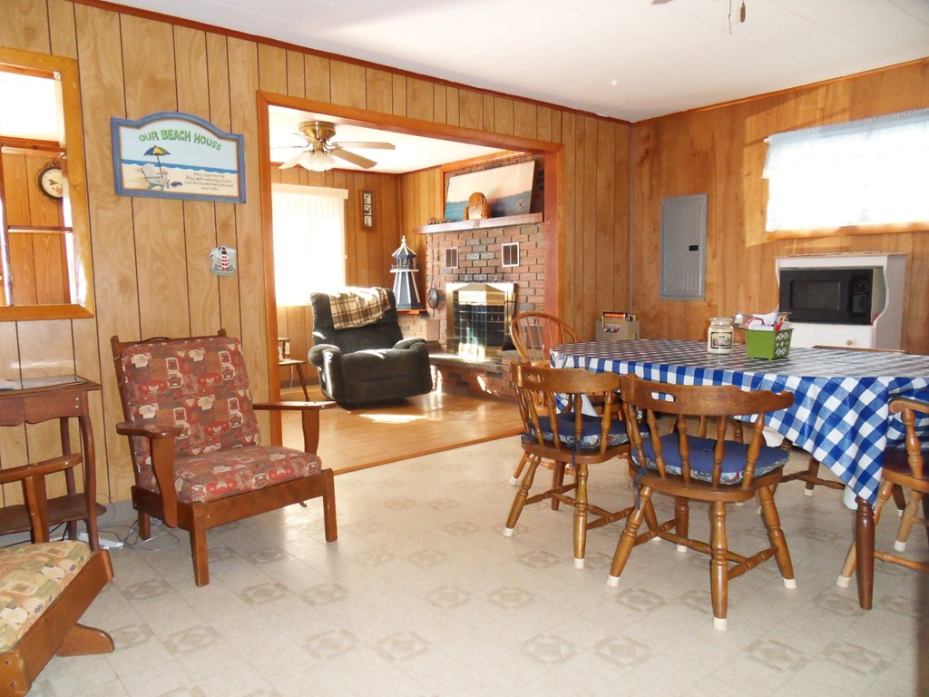 27 Richie Road Douglas, MA 01516 - Photo 7 of 19 Gallery Image 7