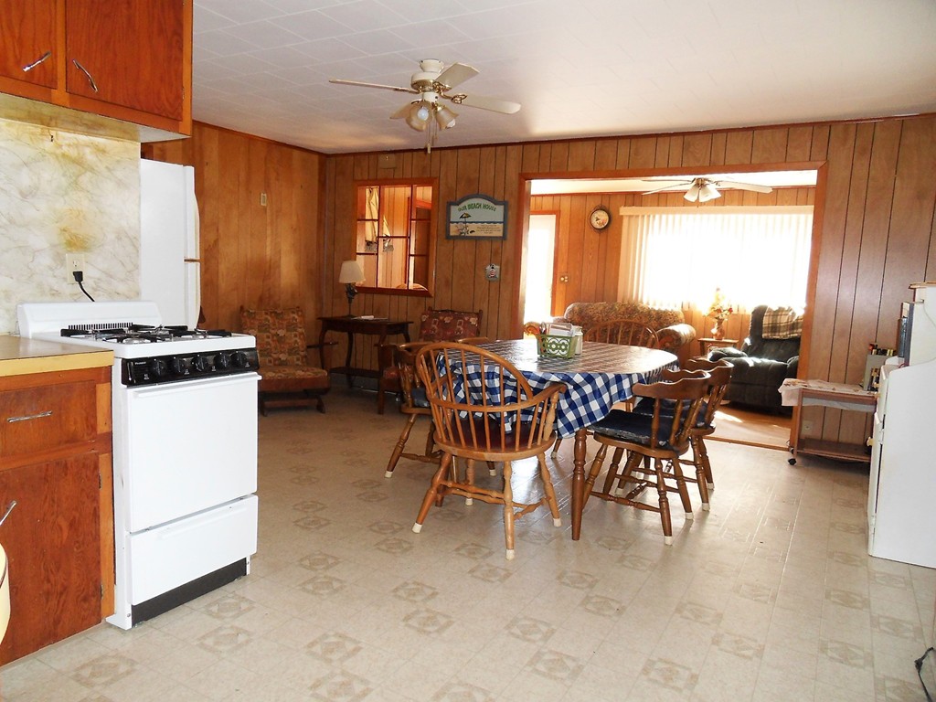27 Richie Road Douglas, MA 01516 - Photo 8 of 19 Gallery Image 8