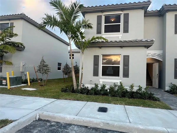 $2,600 | 106 Southeast 11th Court, Unit 106, Florida City, FL 33034