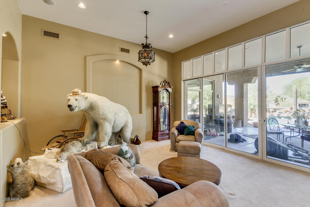 3306 West Cloud Road Phoenix, AZ 85086 - Photo 12 of 61 12-Cloud