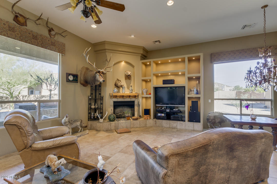 3306 West Cloud Road Phoenix, AZ 85086 - Photo 15 of 61 15-Cloud