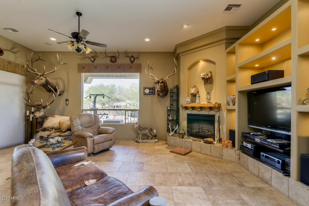 3306 West Cloud Road Phoenix, AZ 85086 - Photo 16 of 61 16-Cloud