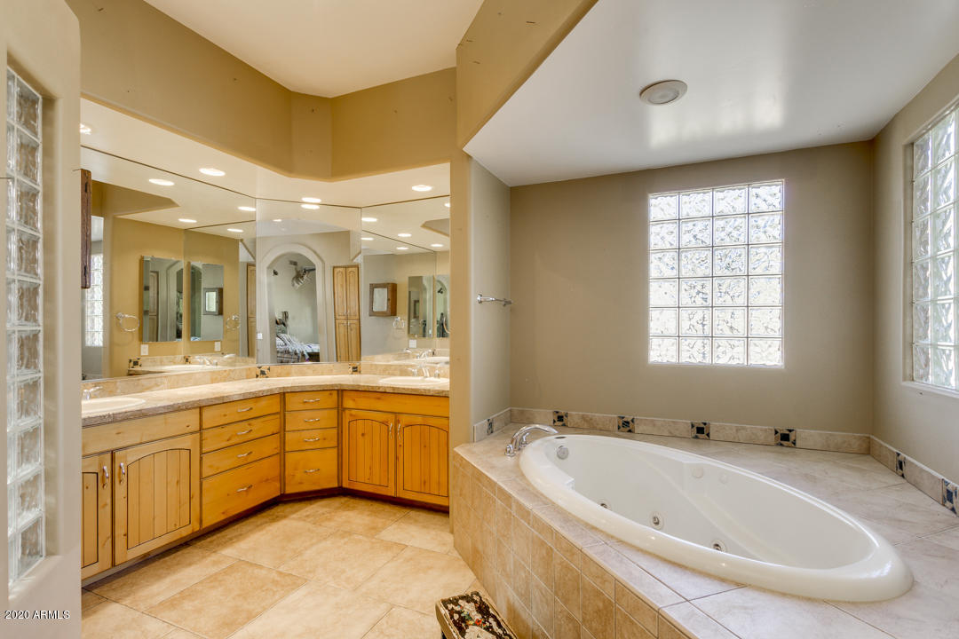 3306 West Cloud Road Phoenix, AZ 85086 - Photo 34 of 61 34-Cloud