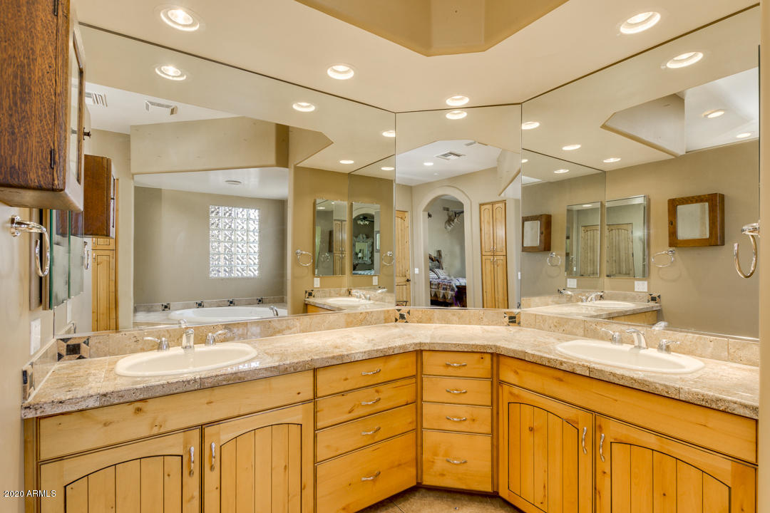 3306 West Cloud Road Phoenix, AZ 85086 - Photo 35 of 61 35-Cloud