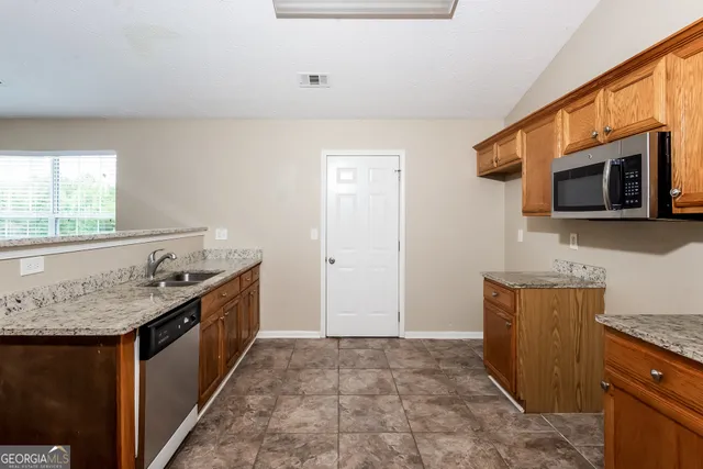 $2,340 | 10576 Day Lily Drive, Hampton, GA 30228