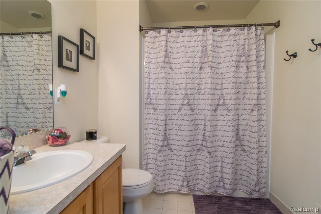 11684 Farmington Road Livonia, MI 48150 - Photo 20 of 35 DSC_2170.jpg