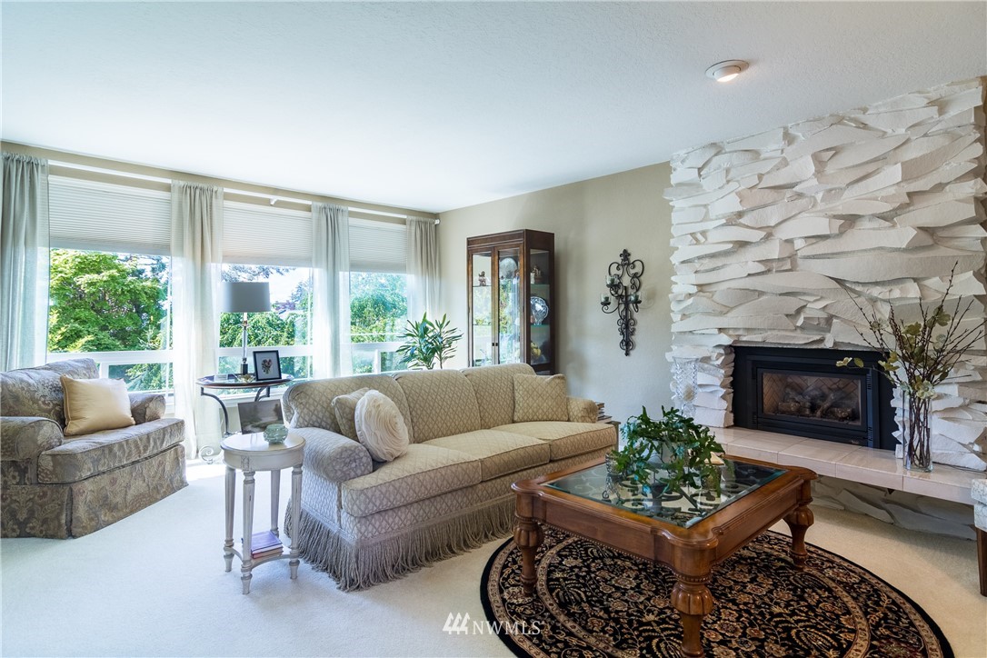 738 Caspers Street Edmonds, WA 98020 - Photo 3 of 27 Gallery Image 3