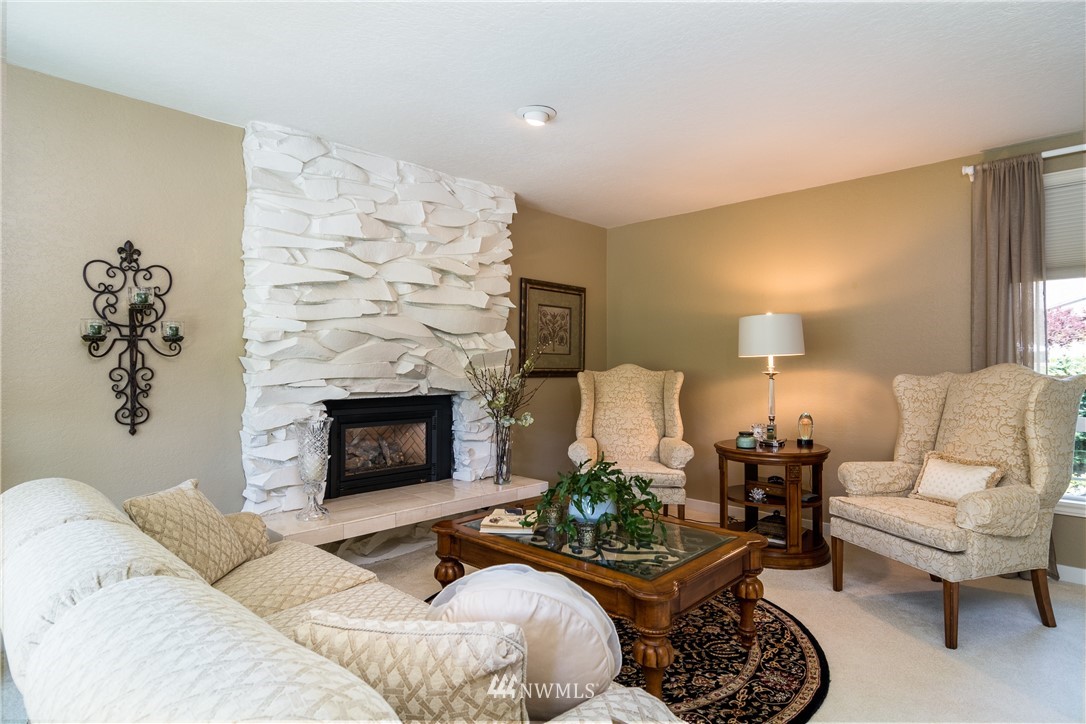 738 Caspers Street Edmonds, WA 98020 - Photo 4 of 27 Gallery Image 4