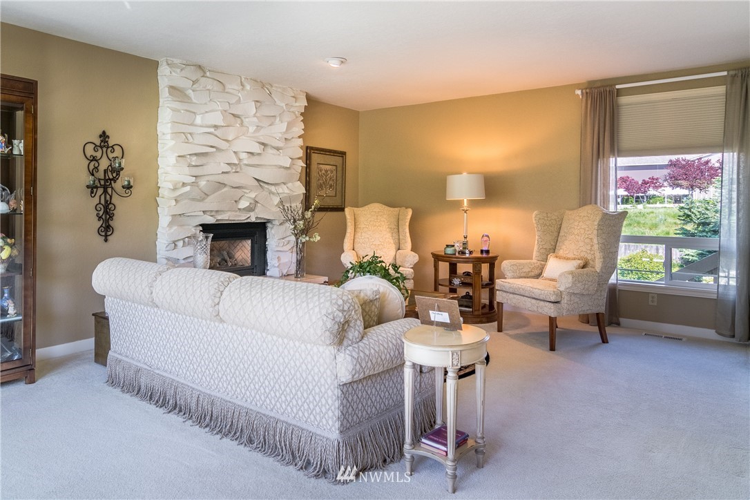 738 Caspers Street Edmonds, WA 98020 - Photo 5 of 27 Gallery Image 5
