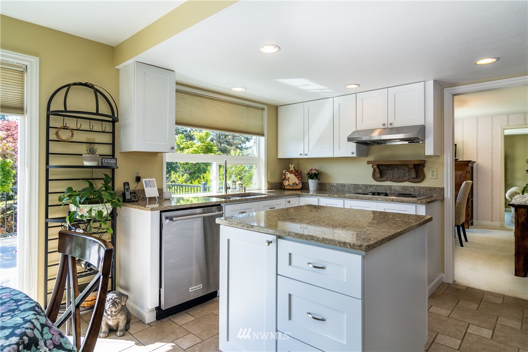 738 Caspers Street Edmonds, WA 98020 - Photo 6 of 27 Gallery Image 6