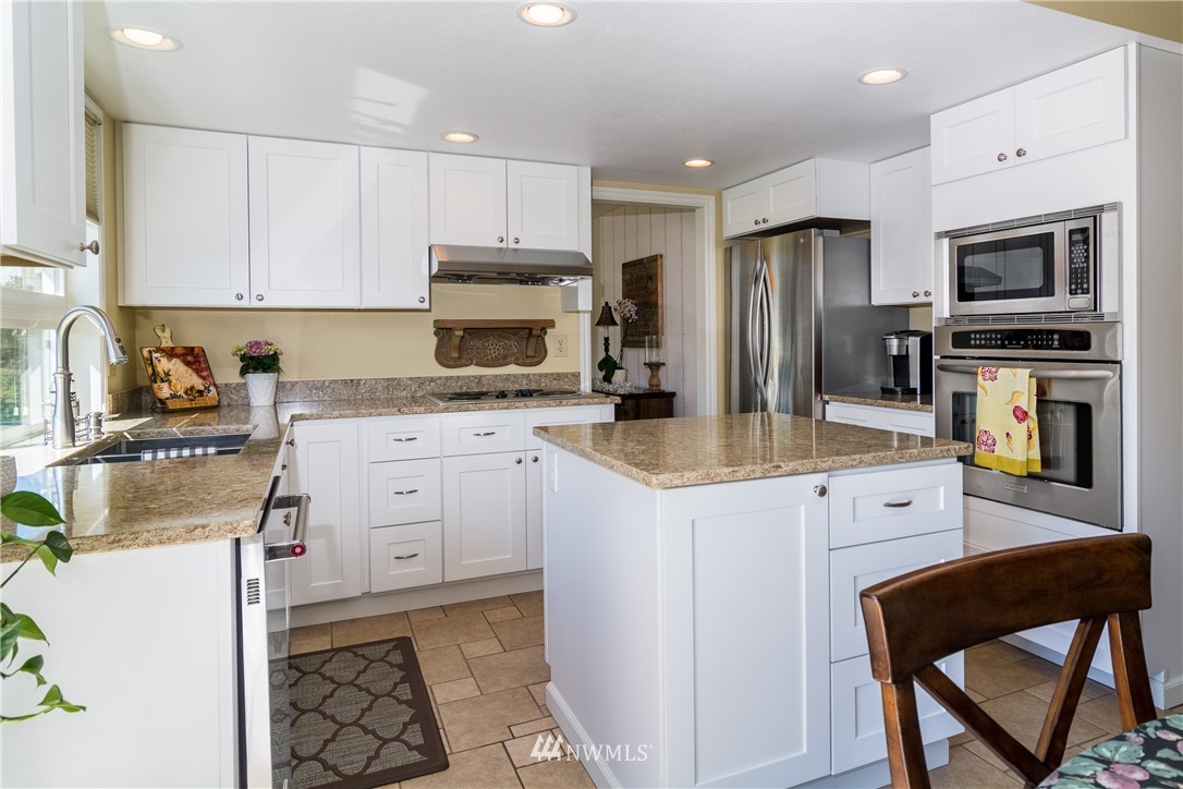 738 Caspers Street Edmonds, WA 98020 - Photo 7 of 27 Gallery Image 7