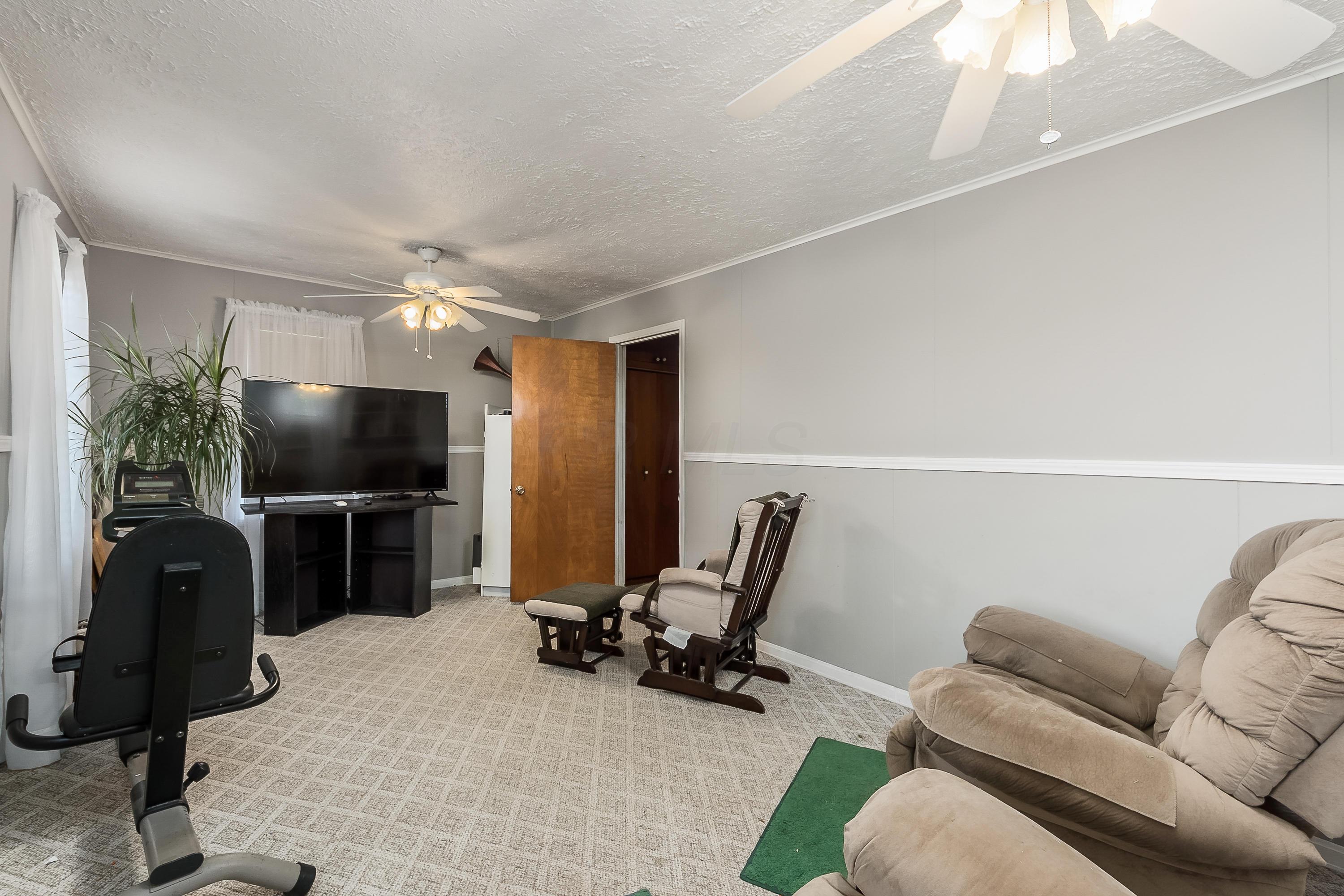 7470 Ridge Road Zanesville, OH 43701 - Photo 18 of 38