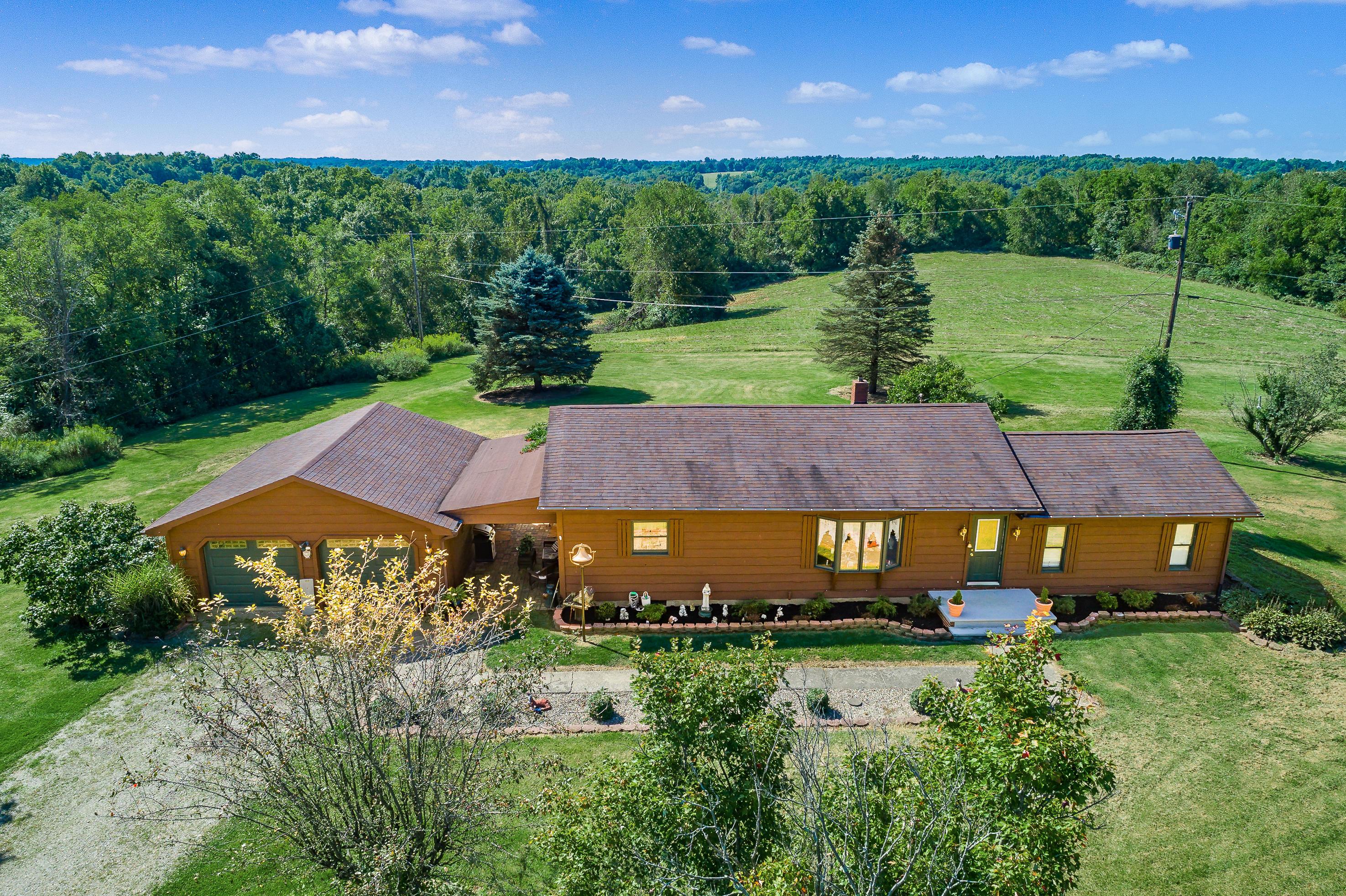 7470 Ridge Road Zanesville, OH 43701 - Photo 2 of 38