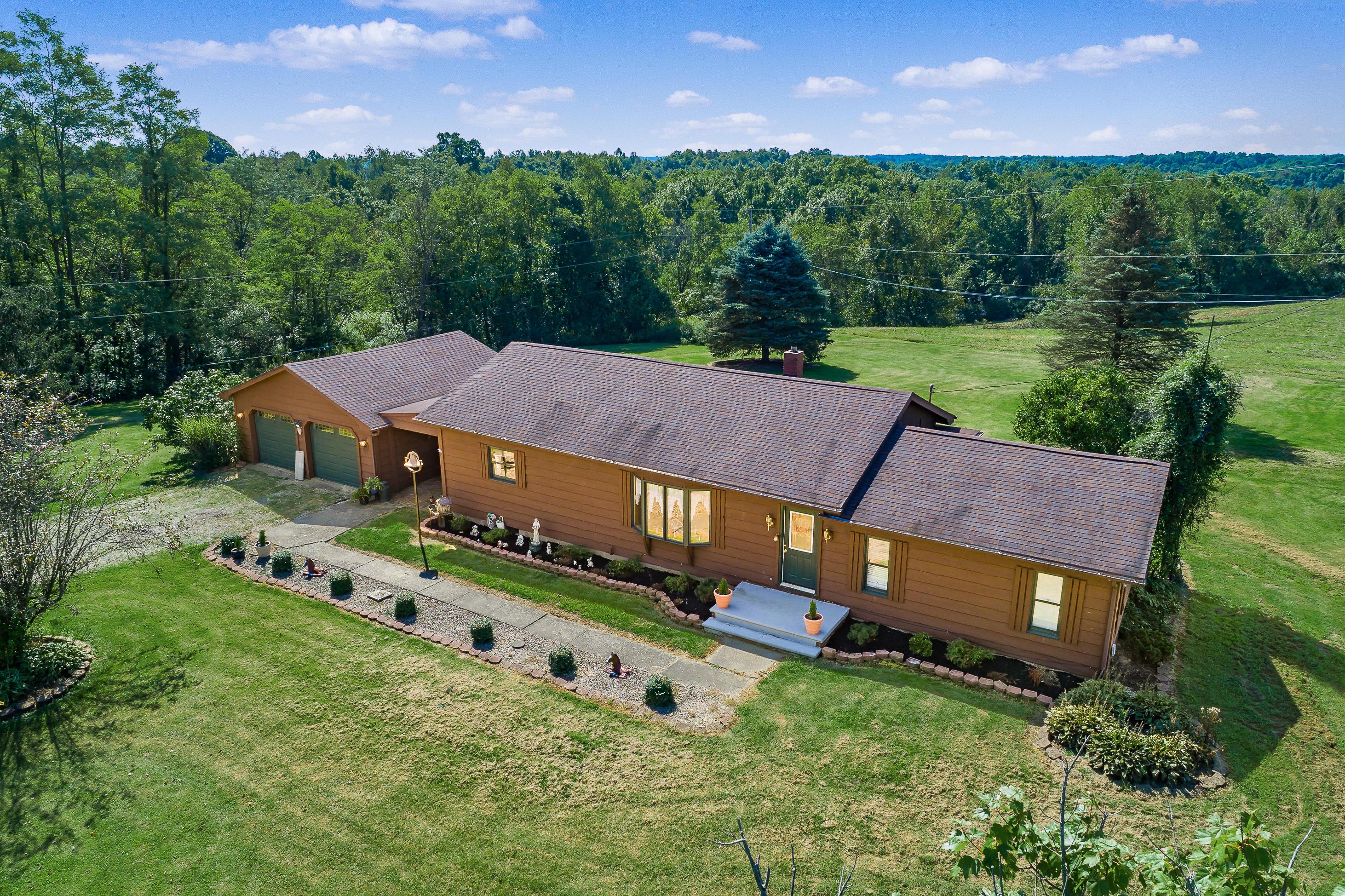 7470 Ridge Road Zanesville, OH 43701 - Photo 4 of 38