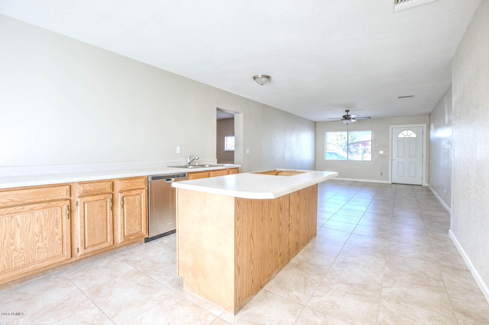 1801 West Darrel Road Phoenix, AZ 85041 - Photo 4 of 15 Kitchen & Great Room