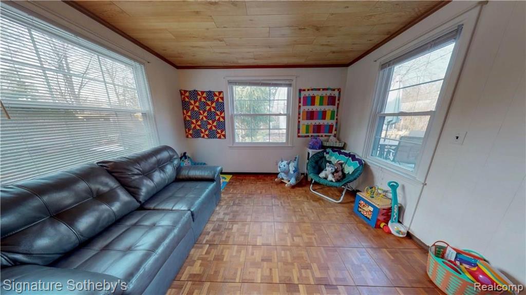 1932 Severn Road Grosse Pointe Woods, MI 48236 - Photo 7 of 24