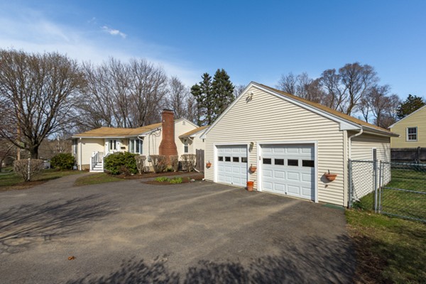 5 Graymore Road Waltham, MA 02451 - Photo 3 of 27 Gallery Image 3