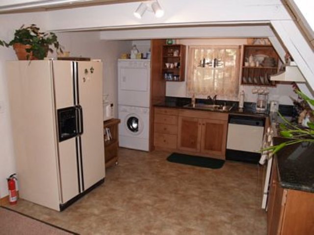 11918 Chamonix Road Truckee, CA 96161 - Photo 3 of 9 Gallery Image 3
