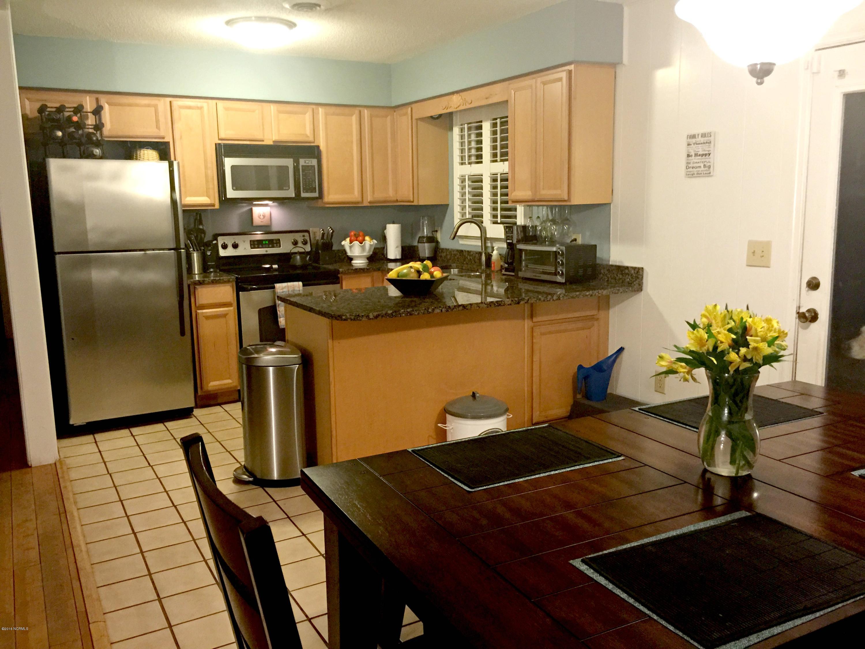4838 Berkley Drive Wilmington, NC 28405 - Photo 3 of 15 kitchen1