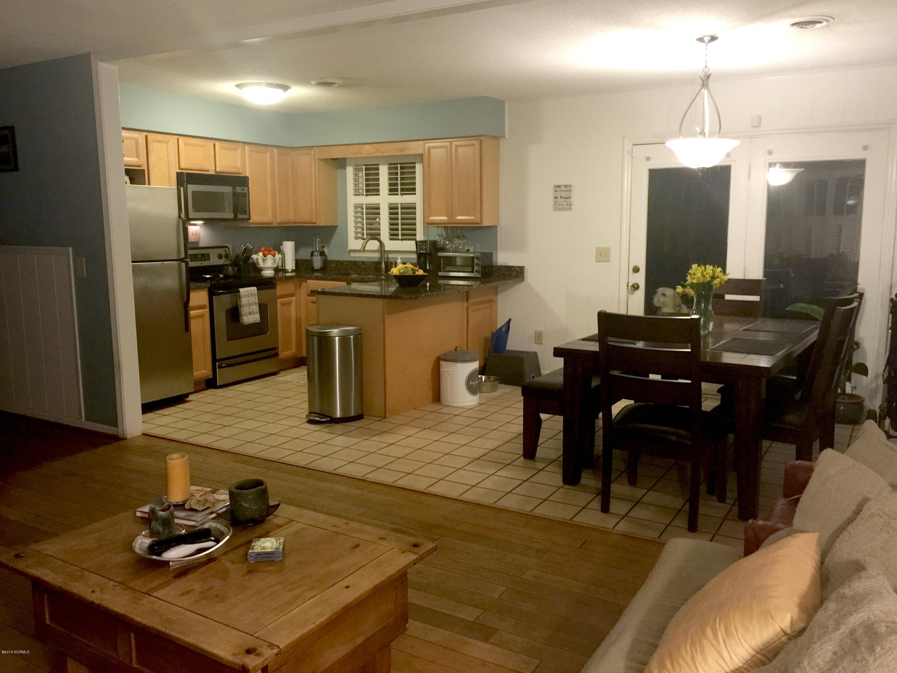 4838 Berkley Drive Wilmington, NC 28405 - Photo 4 of 15 kitchendining