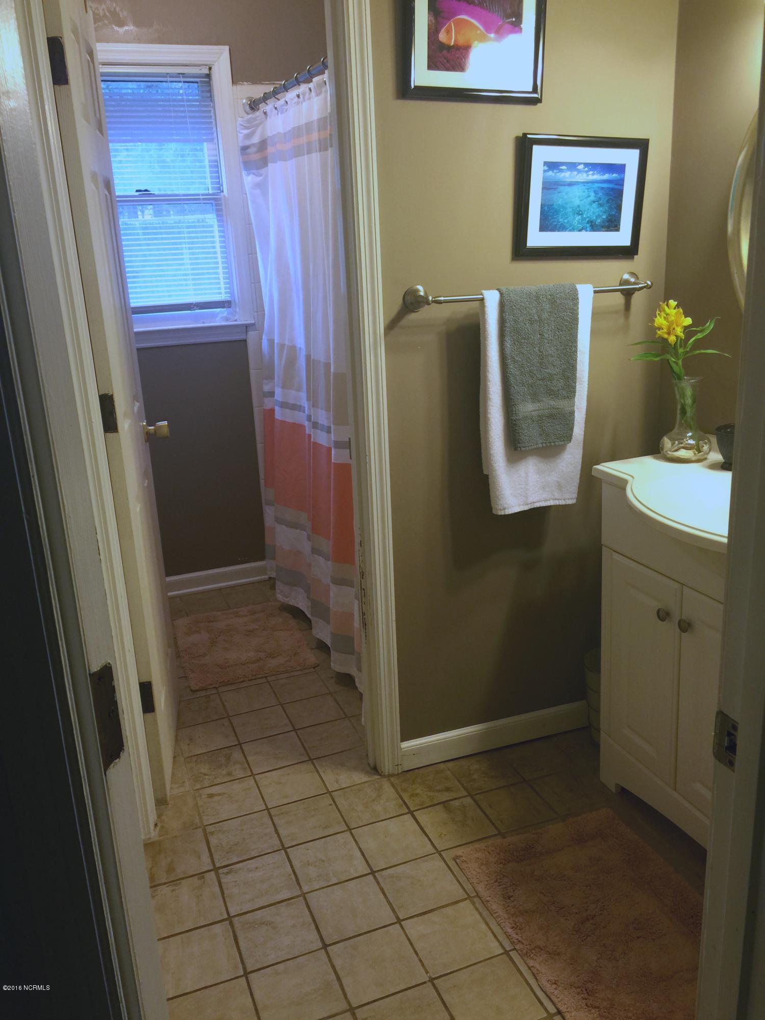 4838 Berkley Drive Wilmington, NC 28405 - Photo 8 of 15 bathroom1