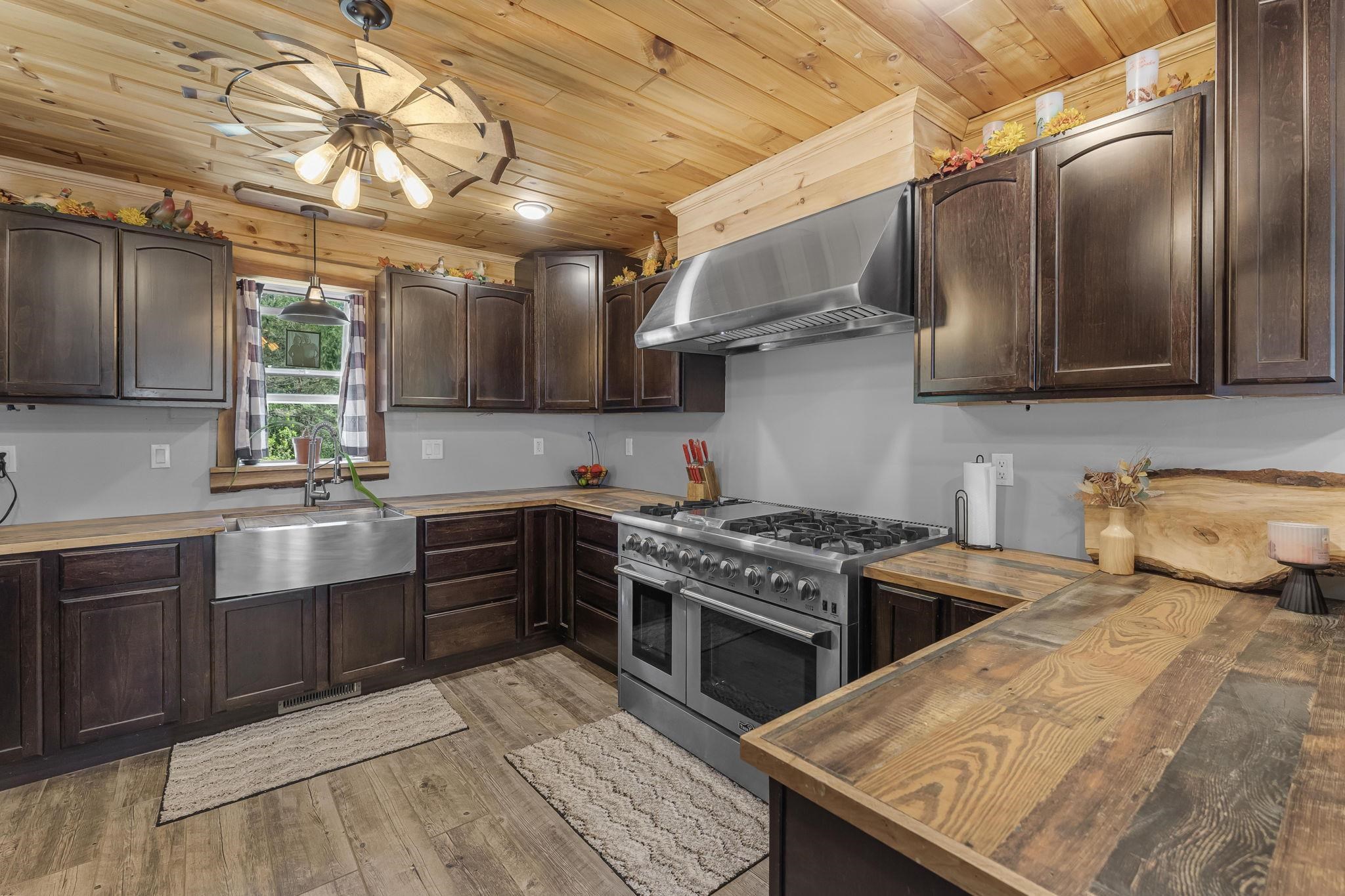 390 South Marshall Road Beulah, MI 49617 - Photo 15 of 83