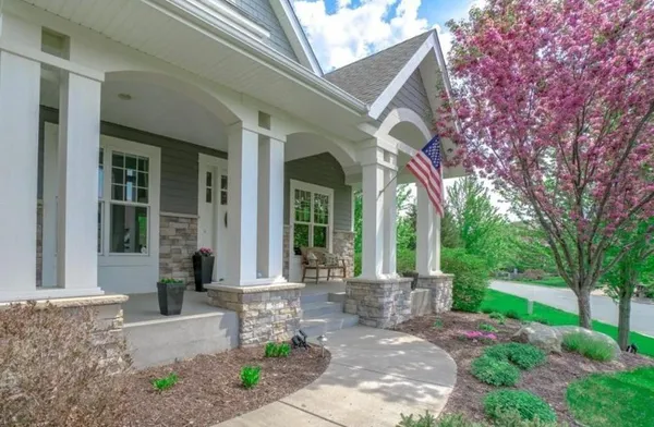 $1,075,000 | 587 Lake Ridge Drive, Shoreview, MN 55126