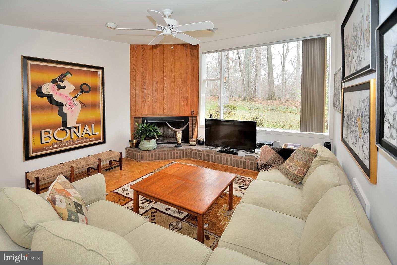 7211 Beechwood Road Alexandria, VA 22307 - Photo 5 of 30 Family Room