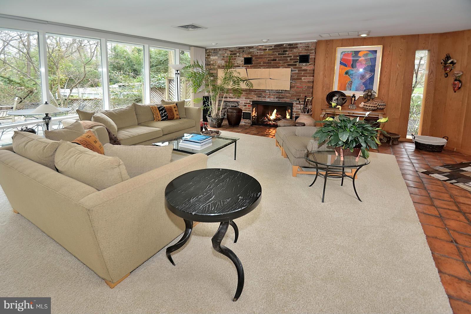7211 Beechwood Road Alexandria, VA 22307 - Photo 9 of 30 Living Room