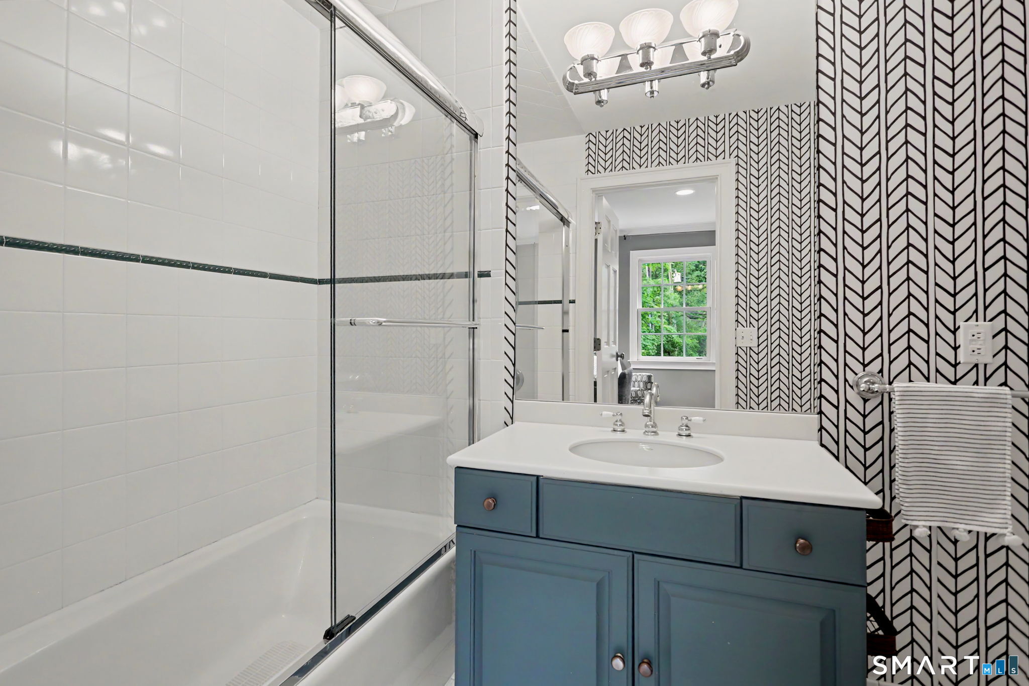 596 Silvermine Road New Canaan, CT 06840 - Photo 22 of 37 En suite Bath