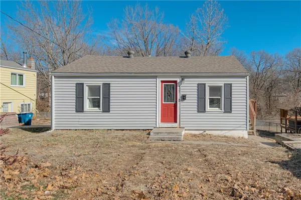 $180,000 | 427 North Fairview Avenue, Liberty, MO 64068