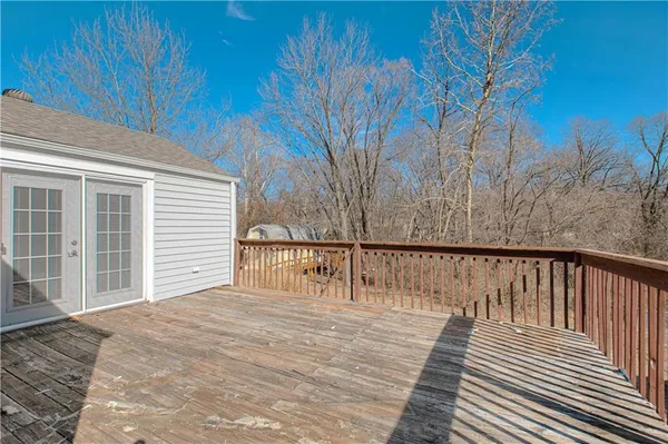 $180,000 | 427 North Fairview Avenue, Liberty, MO 64068