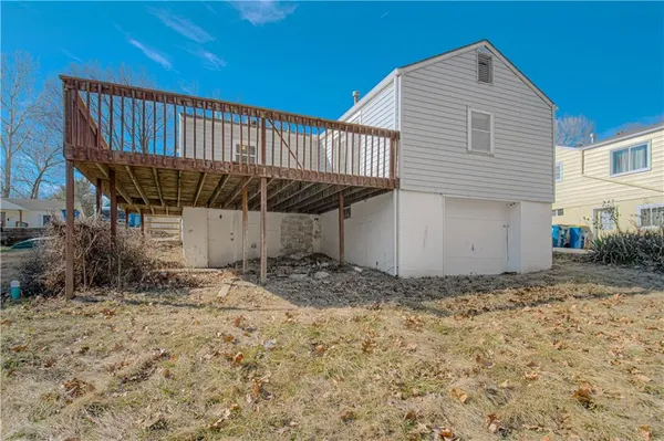 $180,000 | 427 North Fairview Avenue, Liberty, MO 64068