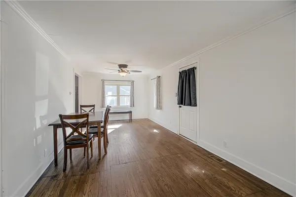 $180,000 | 427 North Fairview Avenue, Liberty, MO 64068