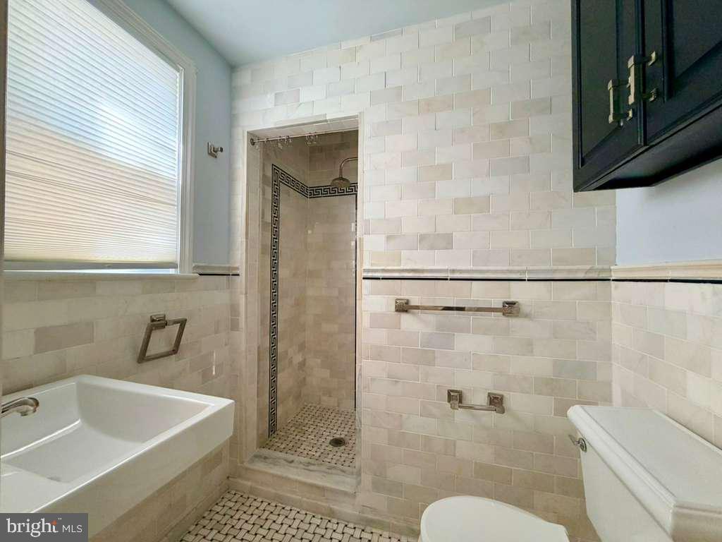 5015 Fulton Street Northwest Washington, DC 20016 - Photo 16 of 32 Bathroom main level