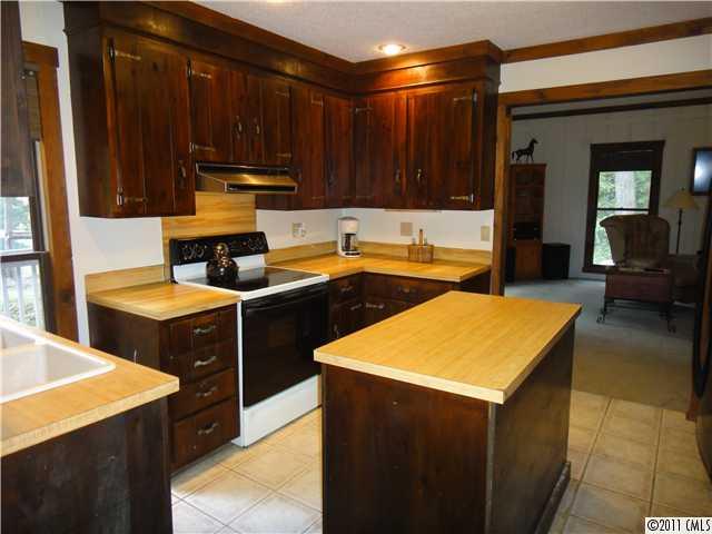 3702 Spring Drive Midland, NC 28107 - Photo 2 of 16 Gallery Image 2