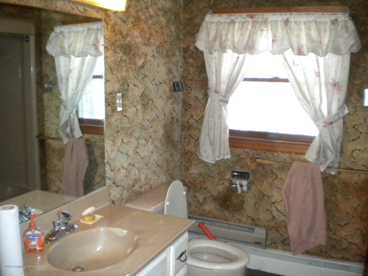 7315 Interchange Road Lehighton, PA 18235 - Photo 13 of 14 BATH