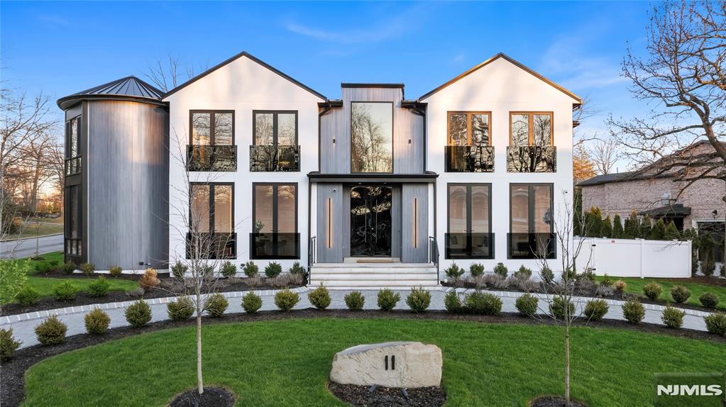 11 Roberts Road Englewood Cliffs, NJ 07632 - Photo 1 of 50