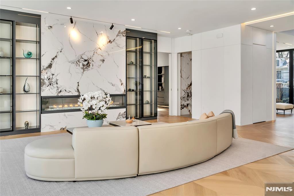 11 Roberts Road Englewood Cliffs, NJ 07632 - Photo 11 of 50