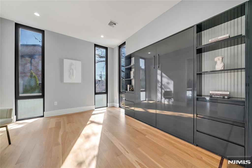 11 Roberts Road Englewood Cliffs, NJ 07632 - Photo 13 of 50