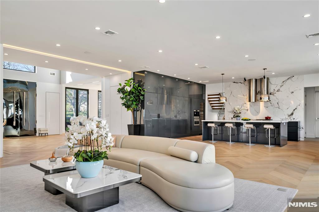 11 Roberts Road Englewood Cliffs, NJ 07632 - Photo 15 of 50