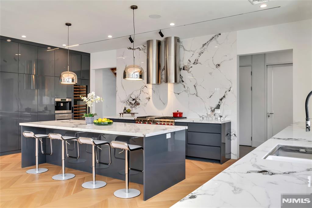 11 Roberts Road Englewood Cliffs, NJ 07632 - Photo 16 of 50