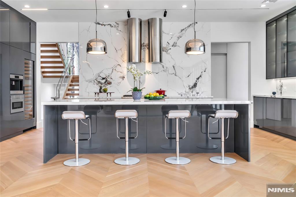 11 Roberts Road Englewood Cliffs, NJ 07632 - Photo 17 of 50